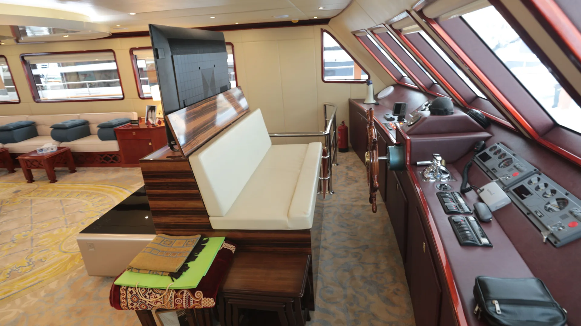 Fiber Dhow 110