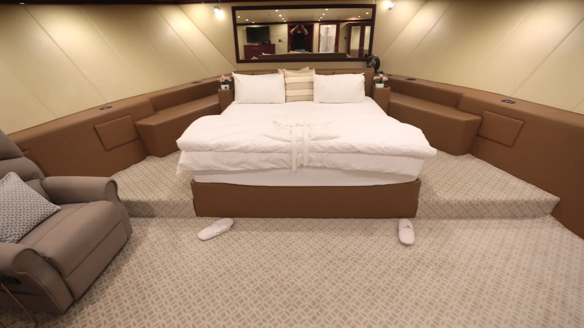 Fiber Dhow 110