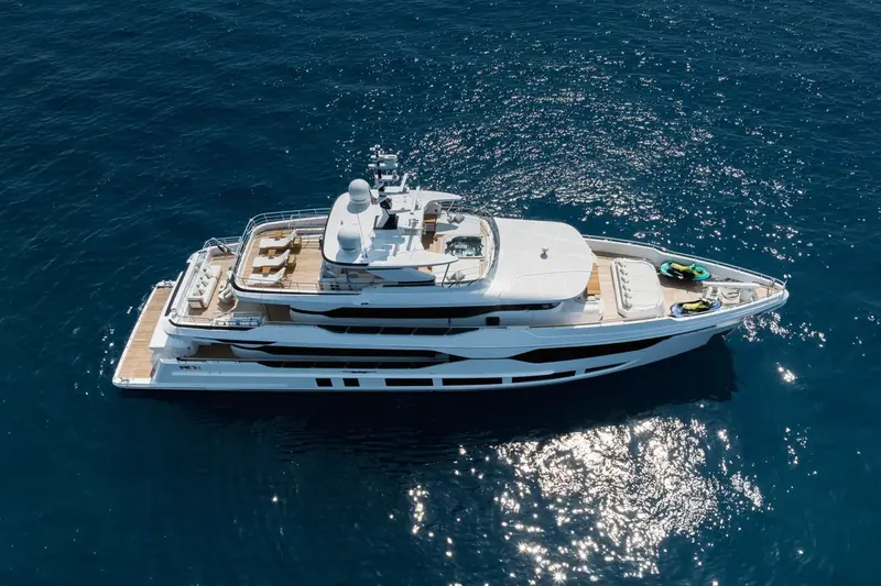 Majesty 120 from above with its sun deck and bow